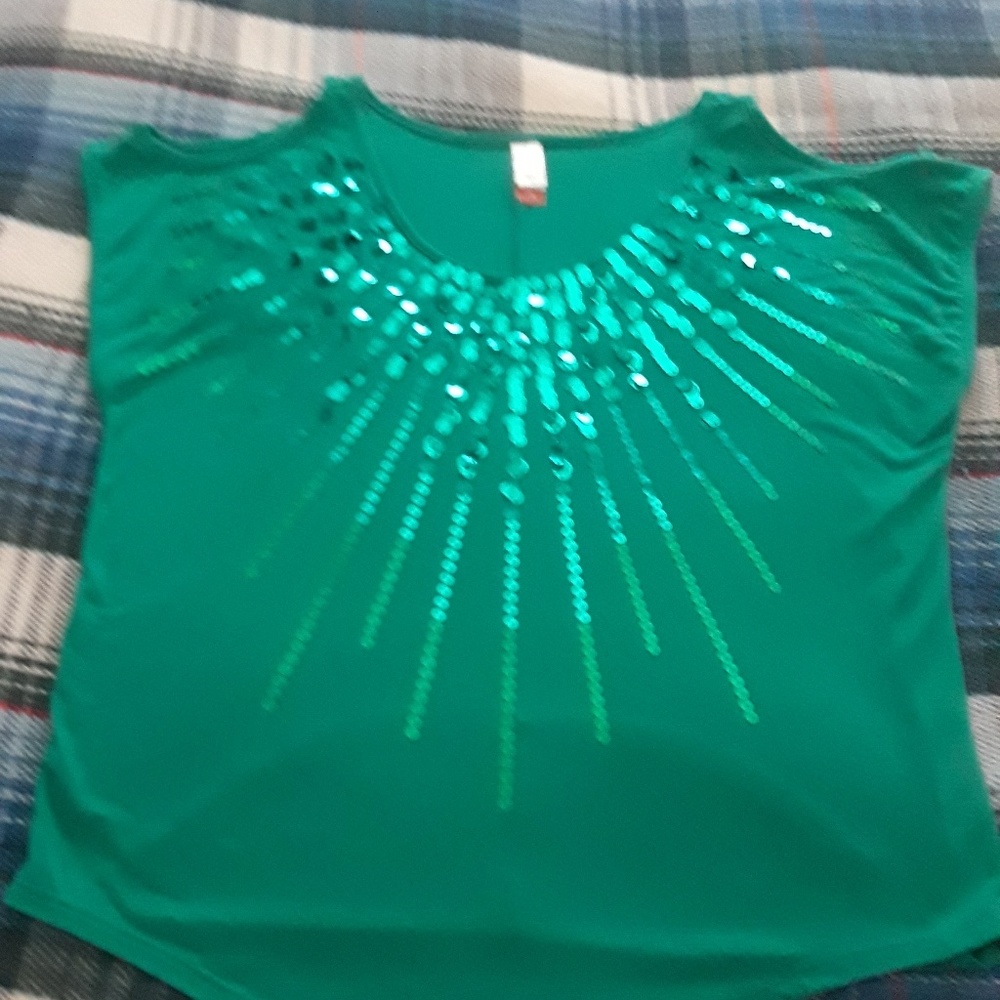 Top - Picture 2 of 5